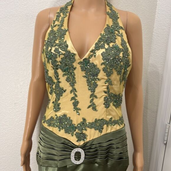 F.I.E.S.T.A FASHION Dress Sz Medium Formal Floral Embroided Beaded Sequin Gown - Picture 6 of 17